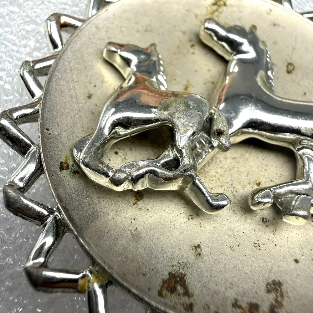 Vintage Horses Equestrian Themed Round Medallion Silver Toned Necklace